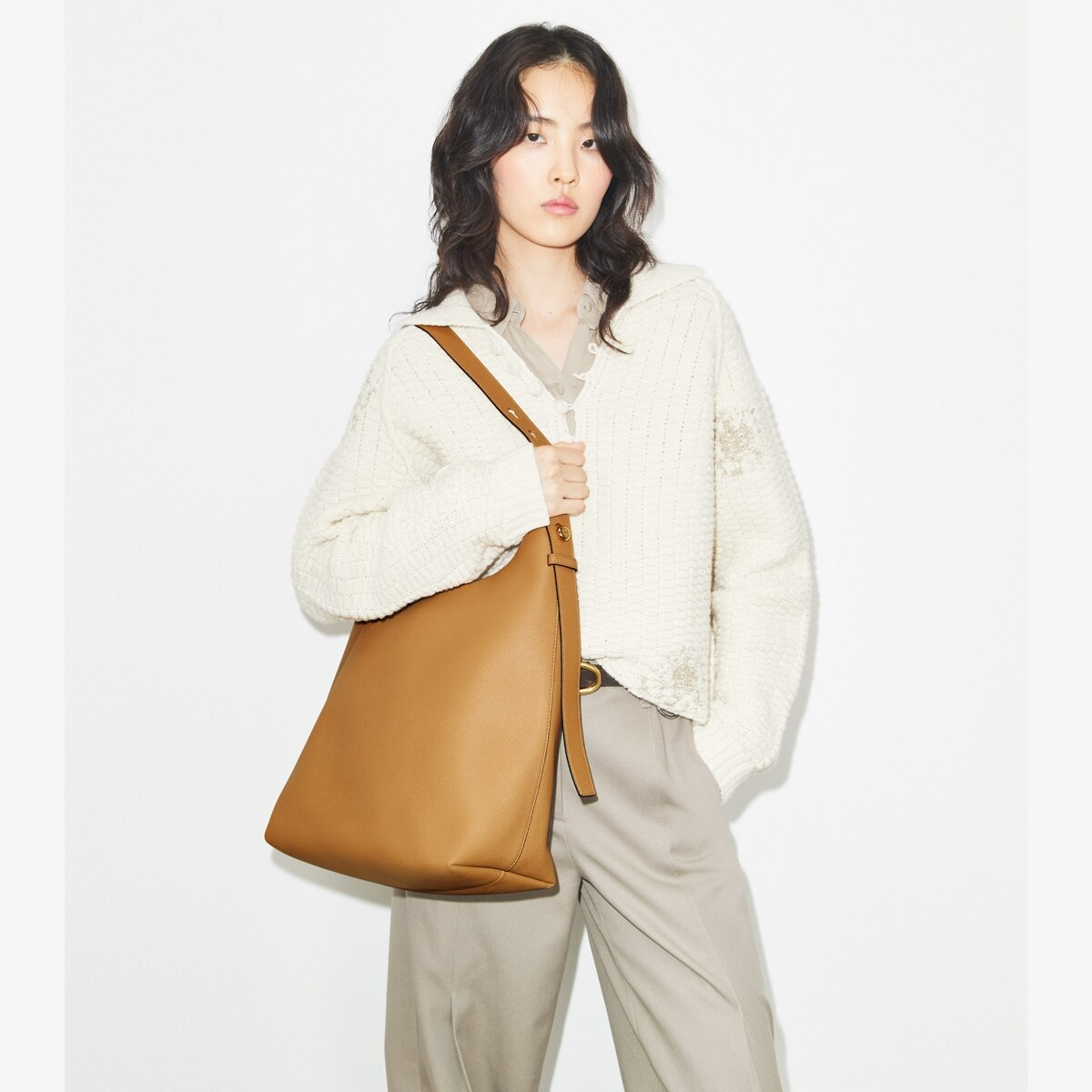Tan Leather Shoulder Bag – Minimalist Hobo Tote